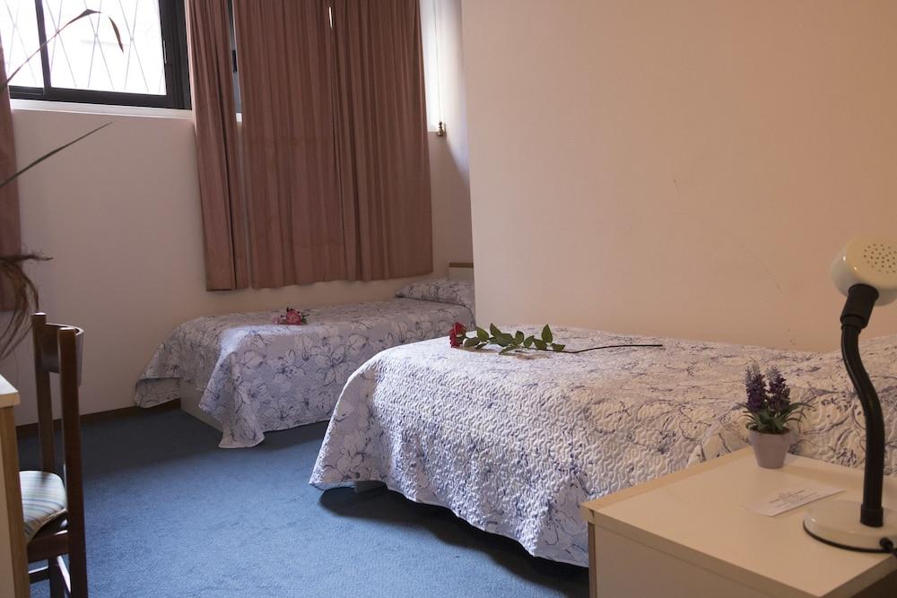 Hotel Primavera เดเซนซาโนเดลการ์ดา ภายนอก รูปภาพ
